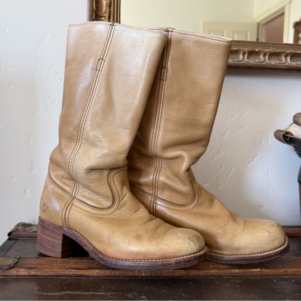 FRYE CAMPUS BANANA VINTAGE BOOTS